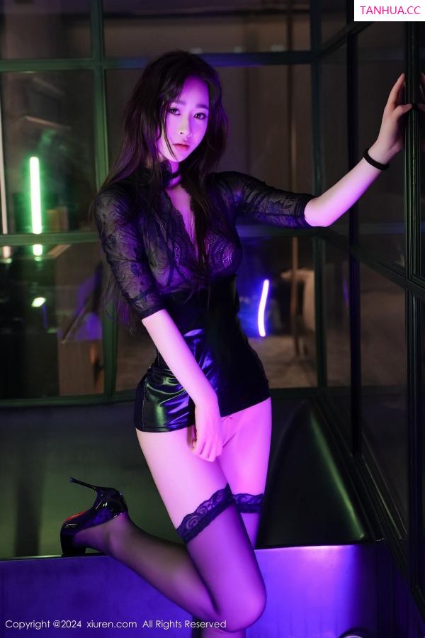  [XiuRen]高清写真图 2024.06.06 No.8660 软糖爱喝奶 黑丝美腿第36张图片